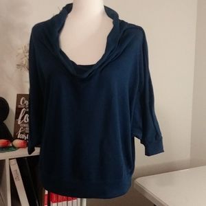 Cow neck teal 3/4 length sleves